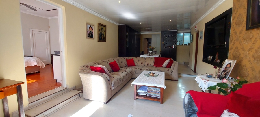 7 Bedroom Property for Sale in Gonubie Eastern Cape